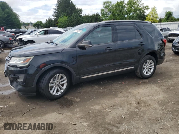 2017 Ford Explorer XLT with VIN 1FM5K7D85HGB28256, listed as a Copart auction lot 61349915 with 87,560 mi miles and Salvage title. Bid and sale history available at DreamBid. Image 1.