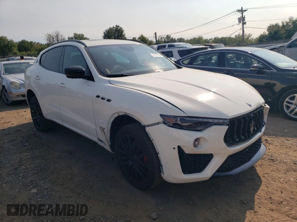 2021 Maserati Levante GT with VIN ZN661XUA9MX372242, listed as a Copart auction lot 69440164 with 33,783 mi miles and Salvage Title. Bid and sale history available at carsss.com. Image 4.