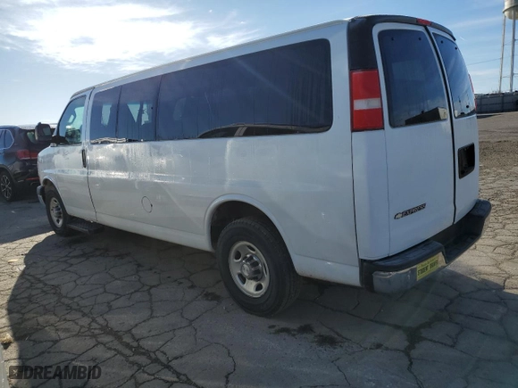 2019 Chevrolet Express Passenger LT with VIN 1GAZGPFG4K1184056, listed as a Copart auction lot 49268935 with 293,607 mi miles and Clean Title. Bid and sale history available at carsss.com. Image 2.