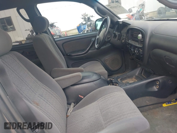 2004 Toyota Tundra SR5 with VIN 5TBDT441X4S442511, listed as a IAAI auction lot 42160328 with 157,997 mi miles and . Bid and sale history available at DreamBid. Image 5.