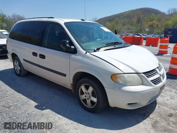 2005 Dodge Caravan with VIN 1D4GP24R15B314267, listed as a IAAI auction lot 42066505 with 207,810 mi miles. Bid and sale history available at carsss.com. Image 1.