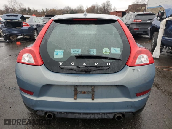 2012 Volvo C30 z VIN YV1672MK8C2277351, wystawiony jako Copart lot #82423314 z przebiegiem 217 198 mil mil oraz Szkoda całkowita • Salvage title. Historia ofert i sprzedaży dostępna na DreamBid. Obrazek 6.