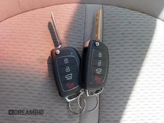 2015 Hyundai Sonata SE z VIN 5NPE24AF0FH065226, wystawiony jako IAAI lot #42370816 z przebiegiem 205 710 mil mil oraz . Historia ofert i sprzedaży dostępna na DreamBid. Obrazek 11.
