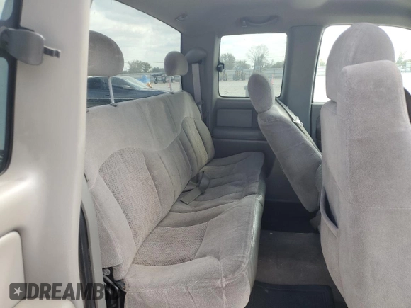 2000 Chevrolet Silverado 1500 with VIN 2GCEC19W6Y1189862, listed as a Copart auction lot 80524424 with 303,051 mi miles and Salvage Title. Bid and sale history available at DreamBid. Image 10.