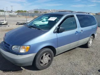 2000 Toyota Sienna LE with VIN 4T3ZF13C3YU220127, listed as a IAAI auction lot 41885903 with 168,765 mi miles. Bid and sale history available at carsss.com. Image 17.