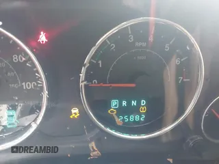 2014 Jeep Wrangler Unlimited Sahara z VIN 1C4BJWEG6EL245986, wystawiony jako IAAI lot #41498492 z przebiegiem 125 882 mil mil oraz . Historia ofert i sprzedaży dostępna na DreamBid. Obrazek 7.