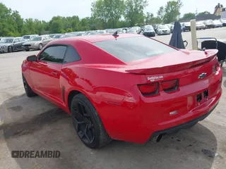 2011 Chevrolet Camaro 2SS z VIN 2G1FK1EJ2B9158613, wystawiony jako IAAI lot #42149765 z przebiegiem 147 781 mil mil oraz . Historia ofert i sprzedaży dostępna na DreamBid. Obrazek 3.