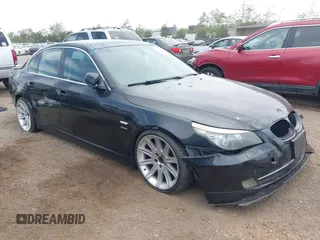 2010 BMW 5 Series 528i xDrive z VIN WBANV1C55AC388294, wystawiony jako IAAI lot #42249284 z przebiegiem Nie podano mil oraz . Historia ofert i sprzedaży dostępna na DreamBid. Obrazek 1.