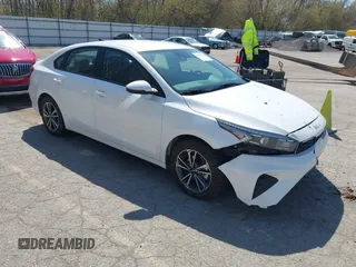 2024 Kia Forte LX z VIN 3KPF24AD6RE786274, wystawiony jako IAAI lot #42108741 z przebiegiem 5 923 mil mil oraz . Historia ofert i sprzedaży dostępna na DreamBid. Obrazek 1.