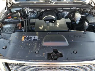 2017 GMC Yukon XL Denali with VIN 1GKS2HKJ5HR139365, listed as a Copart auction lot 52140725 with 135,079 mi miles and Salvage Title. Bid and sale history available at carsss.com. Image 13.