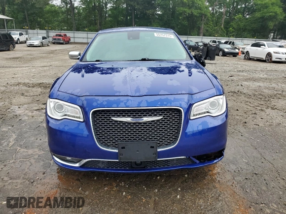 2019 Chrysler 300 Limited z VIN 2C3CCAEG4KH528739, wystawiony jako Copart lot #55757315 z przebiegiem 84 330 mil mil oraz Szkoda całkowita • Salvage title. Historia ofert i sprzedaży dostępna na DreamBid. Obrazek 5.
