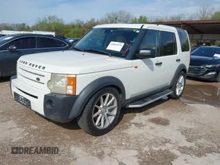 2005 Land Rover LR3 SE with VIN SALAE25435A319660, listed as a IAAI auction lot 41883979 with 209,142 mi miles. Bid and sale history available at carsss.com. Image 2.