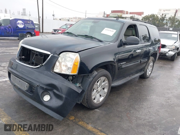 2007 GMC Yukon SLT with VIN 1GKFC13J77R186481, listed as a IAAI auction lot 41923608 with 1 mi miles. Bid and sale history available at carsss.com. Image 2.