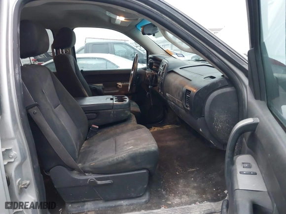 2012 Chevrolet Silverado 1500 LT with VIN 3GCPCSE02CG192161, listed as a IAAI auction lot 41287598 with 284,698 mi miles. Bid and sale history available at carsss.com. Image 5.