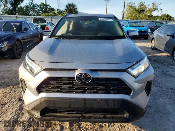 2022 Toyota RAV4 XLE with VIN 2T3W1RFV2NW195861, listed as a Copart auction lot 69635394 with 19,815 mi miles and Non repairable. Bid and sale history available at DreamBid. Image 5.