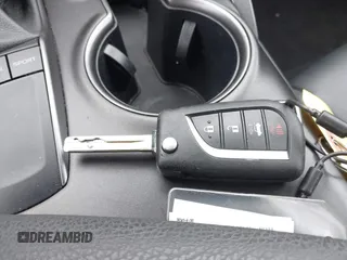 2023 Toyota Camry SE z VIN 4T1G11AK0PU766665, wystawiony jako IAAI lot #42202075 z przebiegiem 59 320 mil mil oraz . Historia ofert i sprzedaży dostępna na DreamBid. Obrazek 11.