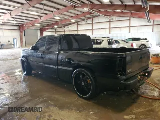 2003 Chevrolet Silverado SS z VIN 2GCEK19N631405423, wystawiony jako Copart lot #56206355 z przebiegiem 171 455 mil mil oraz Tytuł czysty. Historia ofert i sprzedaży dostępna na DreamBid. Obrazek 2.