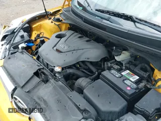 2012 Hyundai Veloster w/Black Int z VIN KMHTC6AD5CU046702, wystawiony jako IAAI lot #42245379 z przebiegiem 136 327 mil mil oraz . Historia ofert i sprzedaży dostępna na DreamBid. Obrazek 19.