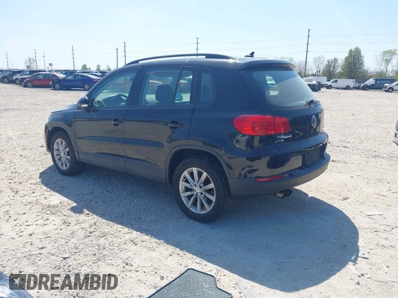 2017 Volkswagen Tiguan S z VIN WVGBV7AX8HK049943, wystawiony jako IAAI lot #42055240 z przebiegiem 113 330 mil mil oraz . Historia ofert i sprzedaży dostępna na DreamBid. Obrazek 3.