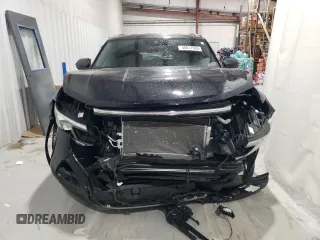 2024 Volkswagen Atlas SE with VIN 1V2WE2CA3RC221565, listed as a Copart auction lot 50817605 with 8,884 mi miles and Salvage title. Bid and sale history available at DreamBid. Image 5.