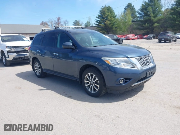 2014 Nissan Pathfinder SV with VIN 5N1AR2MM4EC637171, listed as a IAAI auction lot 42165474 with 152,543 mi miles. Bid and sale history available at carsss.com. Image 1.