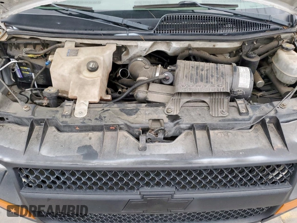 2005 Chevrolet Express Cargo with VIN 1GCFG15T451189011, listed as a Copart auction lot 54563365 with 298,232 mi miles and Salvage Title. Bid and sale history available at DreamBid. Image 12.
