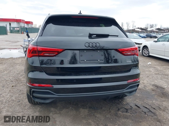 2024 Audi Q3 S line Premium Plus z VIN WA1EECF33R1086173, wystawiony jako IAAI lot #41741276 z przebiegiem 8987 mil mil oraz . Historia ofert i sprzedaży dostępna na DreamBid. Obrazek 16.