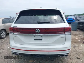 2024 Volkswagen Atlas SEL Premium R-Line with VIN 1V2FR2CA7RC598307, listed as a IAAI auction lot 42326908 with 16,792 mi miles and . Bid and sale history available at DreamBid. Image 16.