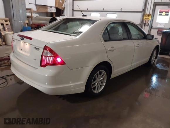 2011 Ford Fusion S with VIN 3FAHP0GA4BR304390, listed as a IAAI auction lot 41729092 with 40,490 mi miles. Bid and sale history available at carsss.com. Image 4.