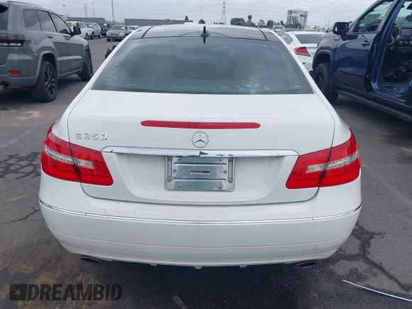 2010 Mercedes-Benz E E 350 with VIN WDDKJ5GB0AF005357, listed as a IAAI auction lot 42020474 with 133,117 mi miles. Bid and sale history available at carsss.com. Image 17.