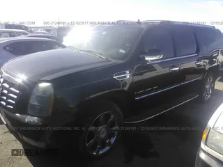 2008 Cadillac Escalade ESV with VIN 1GYFK66808R258234, listed as a IAAI auction lot 21249181 with 1 mi miles. Bid and sale history available at carsss.com. Image 2.