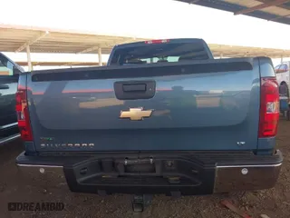 2011 Chevrolet Silverado 1500 LT with VIN 1GCRCSE06BZ150373, listed as a IAAI auction lot 41760988 with 118,941 mi miles. Bid and sale history available at carsss.com. Image 16.