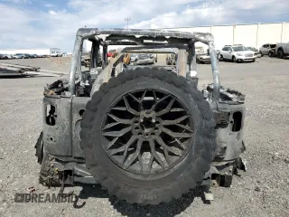2017 Jeep Wrangler Unlimited Sahara с VIN 1C4BJWEG9HL516883, выставлен на аукционе Copart как лот 61254305 с пробегом Не указан миль и На запчасти • Non repairable. История ставок и продаж доступна на DreamBid. Изображение 6.