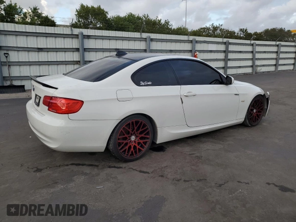 2011 BMW 3 Series 328i with VIN WBAKE3C5XBE441544, listed as a Copart auction lot 86638984 with 131,700 mi miles and Salvage Title. Bid and sale history available at DreamBid. Image 3.