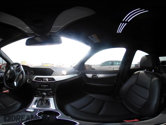 2013 Mercedes-Benz C 300 Sport с VIN WDDGF8AB1DA787560, выставлен на аукционе IAAI как лот 42275838 с пробегом 86 024 миль миль и . История ставок и продаж доступна на DreamBid. Изображение 18.