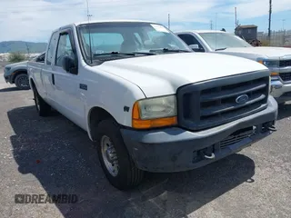 2001 Ford F-250 XL z VIN 1FTNX20L51EA34821, wystawiony jako IAAI lot #41975479 z przebiegiem 231 176 mil mil oraz . Historia ofert i sprzedaży dostępna na DreamBid. Obrazek 1.