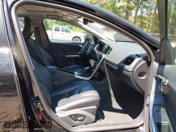 2013 Volvo S60 T5 Premier with VIN YV1612FS8D2206831, listed as a IAAI auction lot 42409968 with 131,992 mi miles and . Bid and sale history available at DreamBid. Image 5.