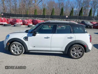 2020 MINI Countryman Cooper S with VIN WMZYX1C05L3L45883, listed as a IAAI auction lot 40690925 with 28,846 mi miles and . Bid and sale history available at DreamBid. Image 14.