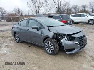 2024 Nissan Versa SV z VIN 3N1CN8EV7RL843827, wystawiony jako IAAI lot #41741043 z przebiegiem 9 062 mil mil oraz . Historia ofert i sprzedaży dostępna na DreamBid. Obrazek 1.