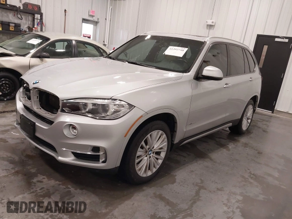 2017 BMW X5 xDrive35d with VIN 5UXKS4C33H0Y16355, listed as a IAAI auction lot 41392748 with 114,973 mi miles. Bid and sale history available at carsss.com. Image 2.