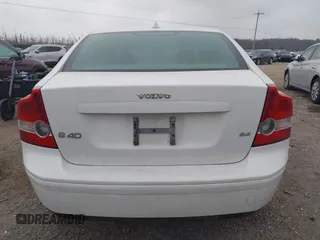2006 Volvo S40 2.4L with VIN YV1MS390362201768, listed as a IAAI auction lot 41784027 with 224,794 mi miles. Bid and sale history available at carsss.com. Image 16.
