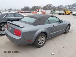 2006 Ford Mustang Standard with VIN 1ZVFT84N565190246, listed as a IAAI auction lot 41532901 with 209,885 mi miles and . Bid and sale history available at carsss.com. Image 4.