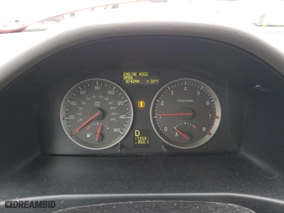 2004 Volvo S40 with VIN YV1MS382642021099, listed as a Copart auction lot 43090755 with 173,581 mi miles and Salvage Title. Bid and sale history available at carsss.com. Image 9.