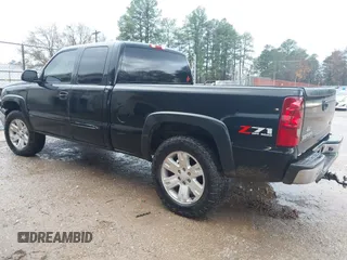 2003 Chevrolet Silverado 1500 with VIN 2GCEK19T831188987, listed as a IAAI auction lot 41124144 with 190,798 mi miles. Bid and sale history available at carsss.com. Image 3.