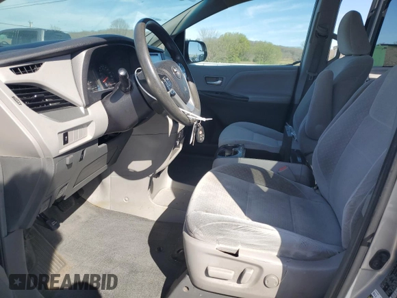 2015 Toyota Sienna LE AAS with VIN 5TDKK3DC6FS642415, listed as a Copart auction lot 49990815 with 259,240 mi miles and Clean Title. Bid and sale history available at DreamBid. Image 7.
