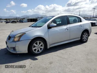 2012 Nissan Sentra S z VIN 3N1AB6AP5CL742840, wystawiony jako Copart lot #51659185 z przebiegiem 130 430 mil mil oraz Szkoda całkowita • Salvage title. Historia ofert i sprzedaży dostępna na DreamBid. Obrazek 1.
