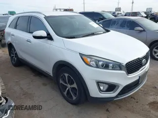 2016 Kia Sorento EX with VIN 5XYPHDA5XGG158150, listed as a IAAI auction lot 41416901 with 111,954 mi miles. Bid and sale history available at carsss.com. Image 1.