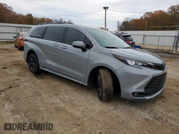 2024 Toyota Sienna LE with VIN 5TDCSKFC1RS147832, listed as a Copart auction lot 84854394 with 6,025 mi miles and Salvage Title. Bid and sale history available at carsss.com. Image 4.