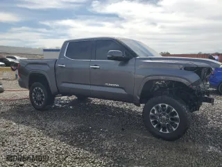 2023 Toyota Tundra 4WD Limited with VIN 5TFJA5DB5PX128164, listed as a Copart auction lot 50194805 with 32,641 mi miles and Salvage Title. Bid and sale history available at carsss.com. Image 4.