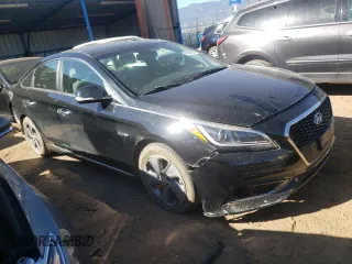 2016 Hyundai Sonata Hybrid Limited with VIN KMHE34L13GA026696, listed as a Copart auction lot 69354823 with 84,579 mi miles. Bid and sale history available at carsss.com. Image 4.